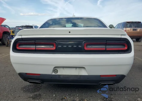 2016 Dodge Challenger Sxt z USA, uszkodzony, nr VIN 2C3CDZAG3GH236623